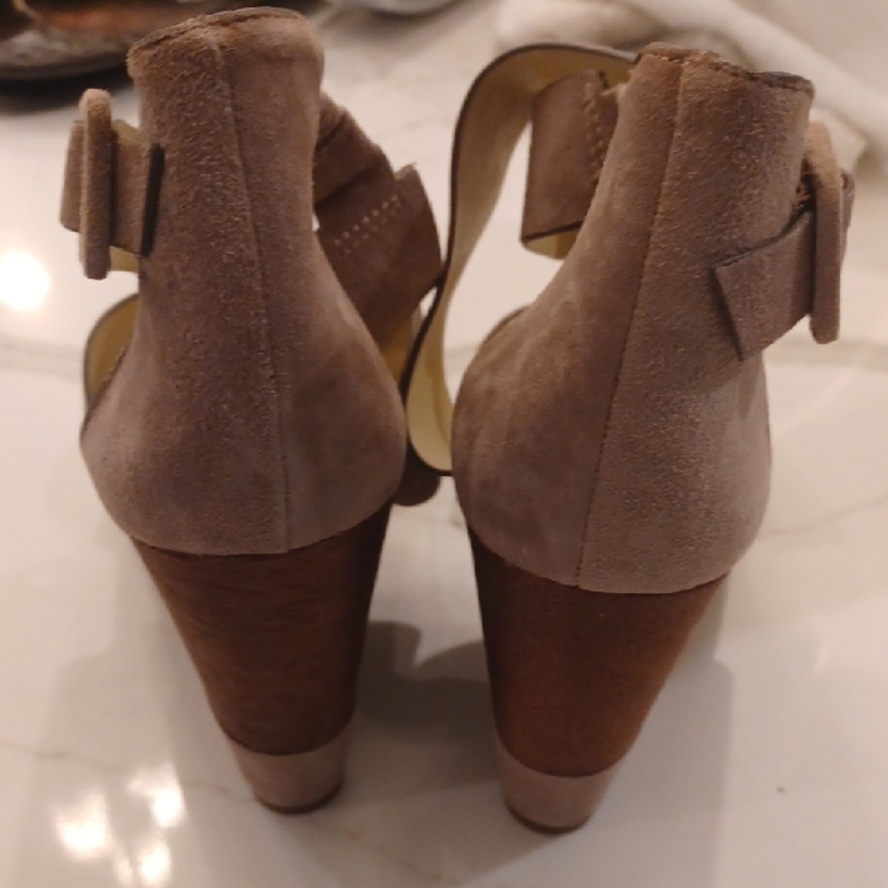 Vince Camuto Milena Tan & Brown Wedge Faux Suede Criss Cross Wedge Sandals Sz 10 - Picture 8 of 15